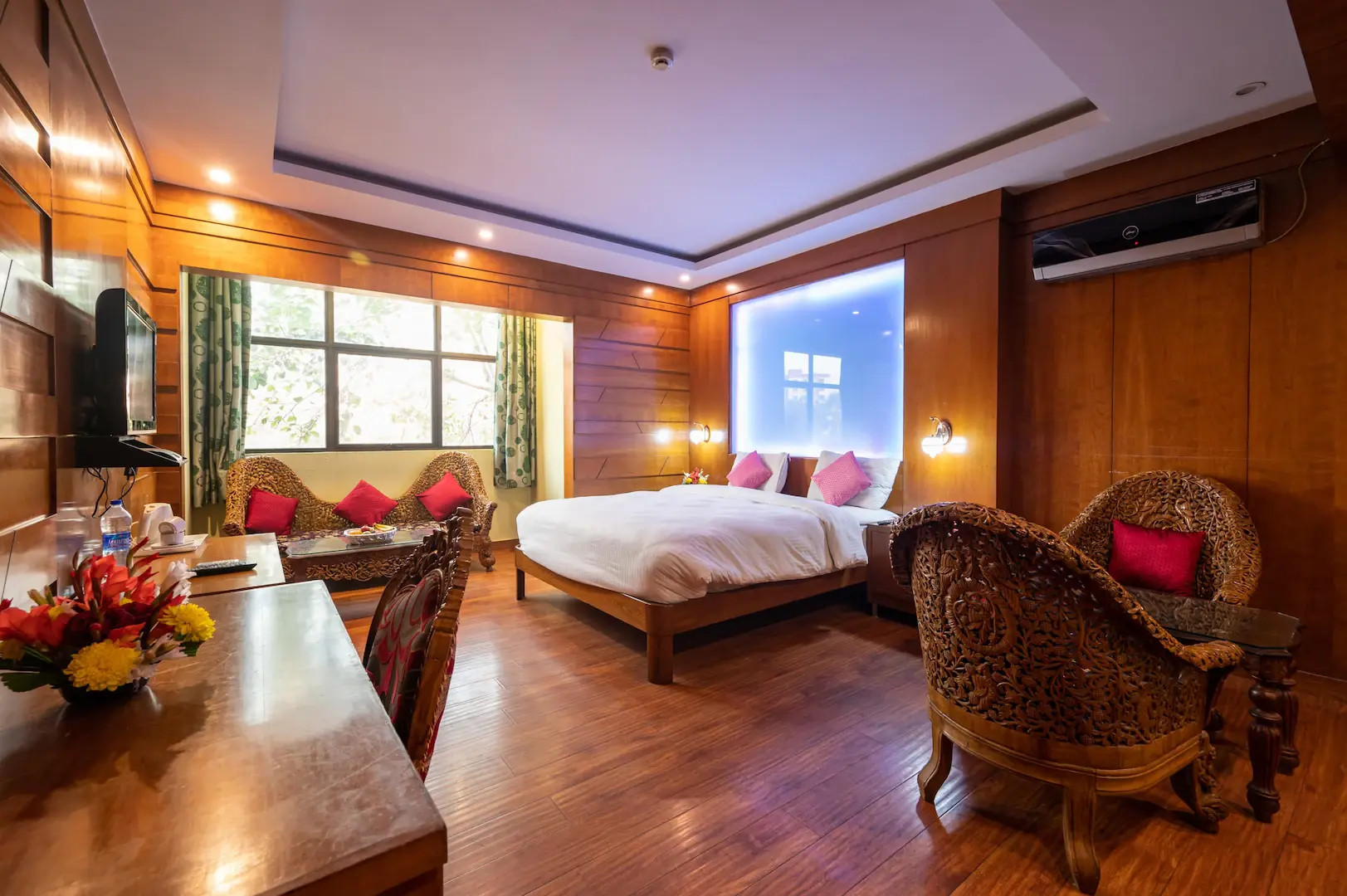 Emarald Hotels and Resorts, New Delhi